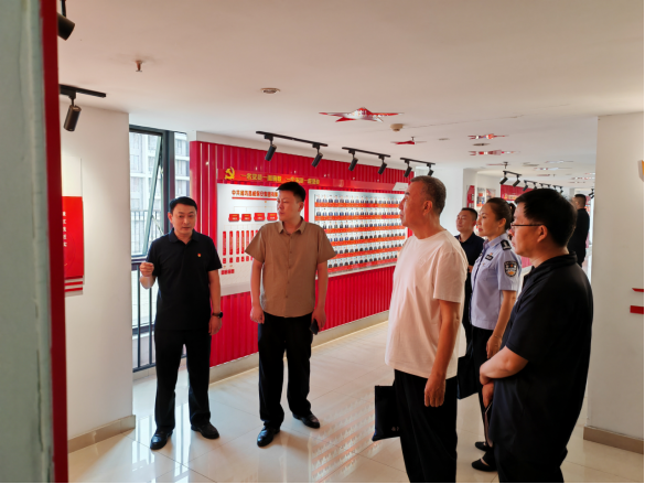 1720594792912618.png 臨沂市公安局及保安協(xié)會到集團公司考察交流316.png